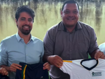 lacerda-vereador-entrega-de-material-escolar- União política entre Marcus Vinicius e Walison Lacerda impulsiona melhorias em Santa Rita, Marajó e Jockey Club