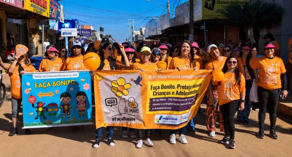 Professora-Marya-Celia-Moura-educacao-de-Valparaiso-de-Goias-1024x550 Caminhada “Faça Bonito” mobiliza Valparaíso de Goiás em defesa da infância e marca engajamento da Educação e do governo municipal