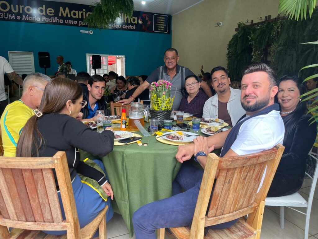 r12-1024x768 Ribamar Veleda reúne multidão em Valparaíso e é celebrado como uma das maiores lideranças do Entorno em festa histórica