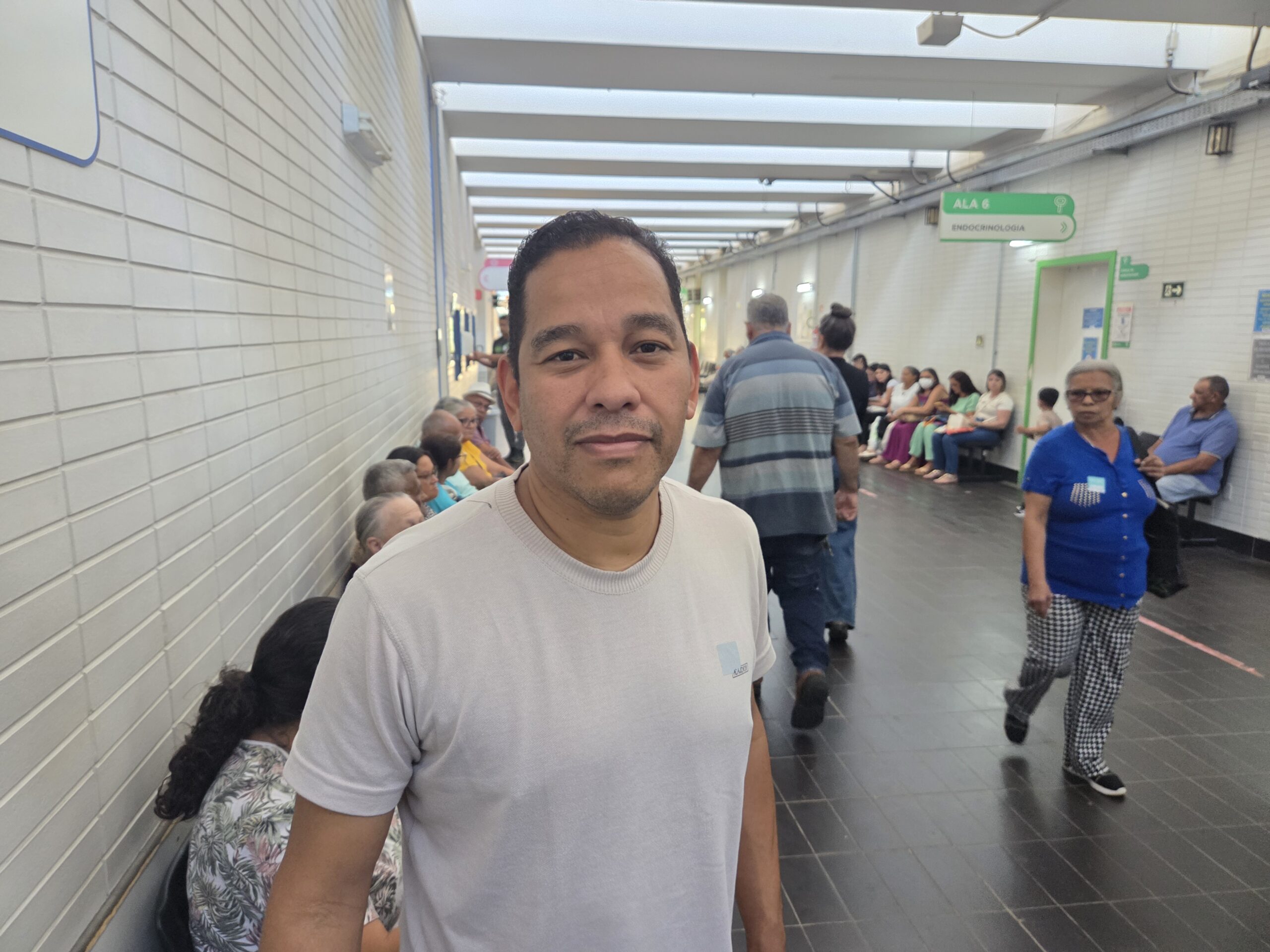 Em tratamento para diabetes há dez anos, Samuel Costa avalia: “Hoje em dia é fácil ter acesso a comidas industrializadas e pouco saudáveis, mas o corpo sente os efeitos de uma alimentação desequilibrada” | Foto: Divulgação/IgesDF