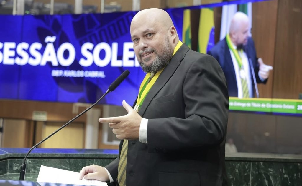 122547-1024x633 Valparaisense Daniel Saulnier de Pierrelevée é homenageado com a Medalha do Mérito Legislativo na Alego